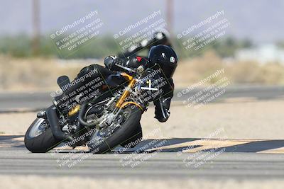 media/Oct-13-2025-Moto Forza (Mon) [[a66d839500]]/3-B Group/Session 3 (Turn 16)/